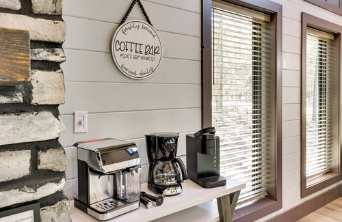 Broken Bow Cabaña | Near New Casino: Broken Bow Cabin w/ Hot Tub