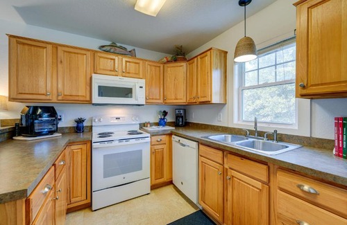 Buxton Casa | Near Ocean Buxton Townhome with Patio!