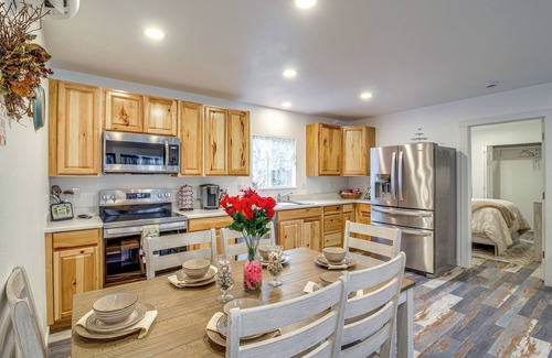 Gold Beach Casa | < 1 Mi to Ocean: Hot Tub Haven in Gold Beach