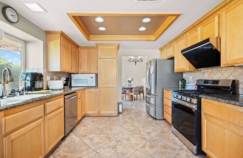 Rancho Cucamonga Casa | Near ONT Spacious 4BR Family Retreat Safe Area