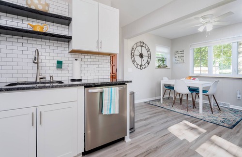 Toledo Casa | Near park/zoo/UTMC/DT Toledo, Quiet, Cozy, Working travelers/families/dogs okay!