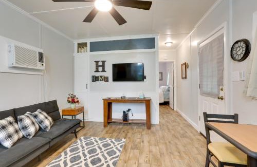 Winnie Casa | Near Parks and Lakes Pet-Friendly Winnie Cottage