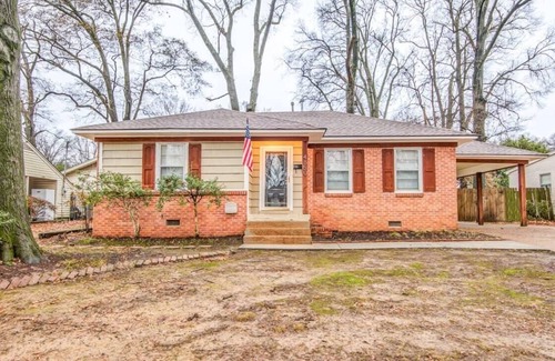 Memphis Casa | Near Parks, Zoo, & Downtown! Colonial Acres Abode