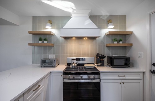 Highland Park Casa | Near Ravinia and Navy Base, charming 3-bedroom house in peaceful Highland Park