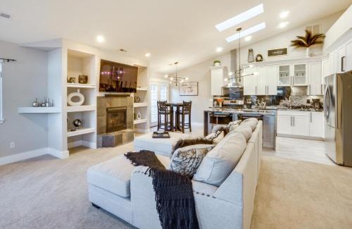 Golden Casa | Near Red Rocks Golden Getaway with Deck!