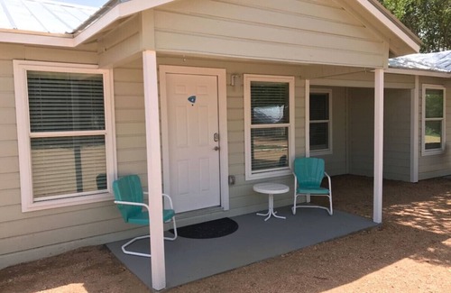 Kerrville Cabina | Near River Deluxe King Suite Cabin w/Carport #4