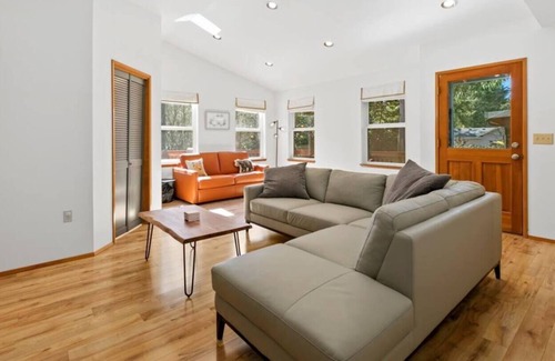 Gold Bar Casa | Near River: Hot Tub, Office, RV Parking, Dogs OK!