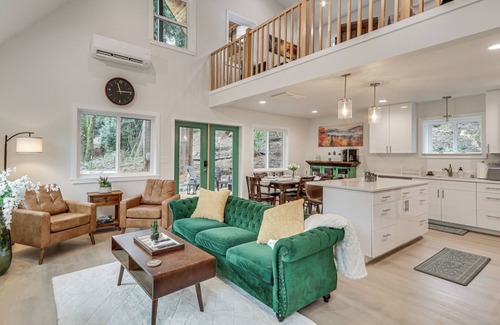 Longview Heights Cabaña | Near Rivers & Boating: Home w/ Hot Tub in Longview