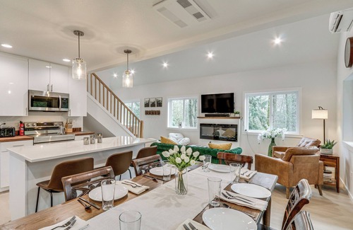 Longview Heights Cabaña | Near Rivers & Boating: Home w/ Hot Tub in Longview