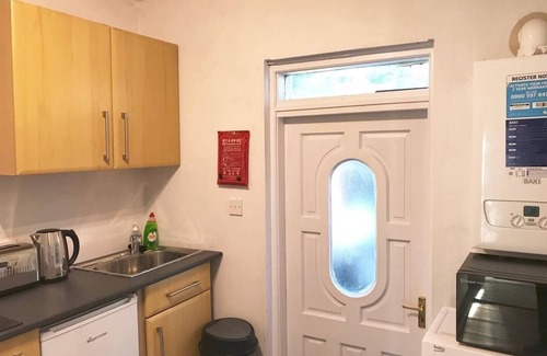 Nottingham Casa | Near Roundhay Park- one of EU's biggest city Parks