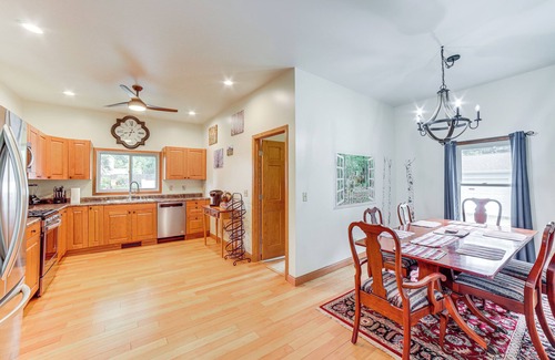 Fennville Casa | Near Saugatuck Dunes: Pet-Friendly Fennville Home!