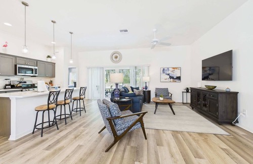 Okahumpka Casa | Near Sawgrass Grove in The Village of Newell