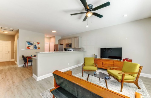 Dallas Apartamento | Near Shopping & Dining: Pet-Friendly Dallas Apt!