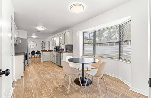 Ocala Casa | Near Silver Springs & Downtown, with 3 King Size Beds & garage game room!
