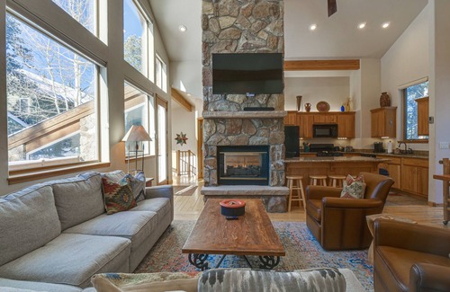 Warrior's Mark West Casa | Near Ski Access: Home w/ Hot Tub in Breck!