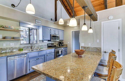 Tahoe Tyrol Cabina | Near Skiing & Beach Access: South Lake Tahoe Cabin