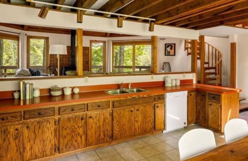 Canaan Casa | Near Skiing! Hot Tub, Wood Stove, Pool Table, & Theater Room. Pet friendly!