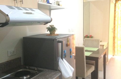 Cagayan de Oro Condominio | ¡Cerca de SM City, hogareño con WIFI rápido y TV INTELIGENTE!