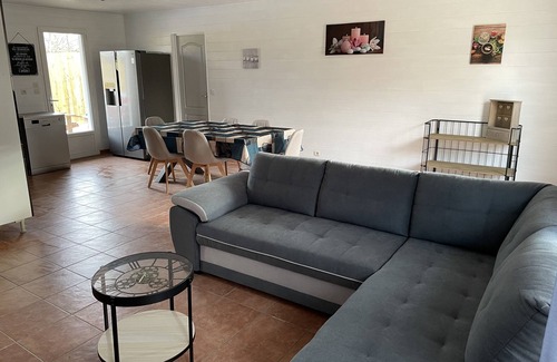 Grayan-Et-L'Hopital Casa | Near Soulac/mer 3-bedroom house with heated indoor pool