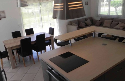 Grayan-Et-L'Hopital Casa | Cómoda casa de 100 m2 con jardín vallado de 2400m2 y piscina climatizada.