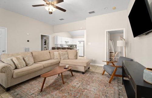 College Station Casa | Near Texas A&M, Spacious Living Room, 4 Queen Beds