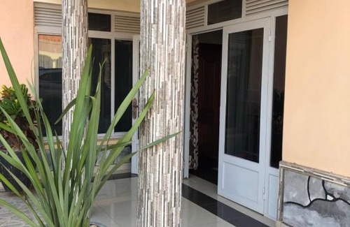 Kigali Casa | Near the airport private room