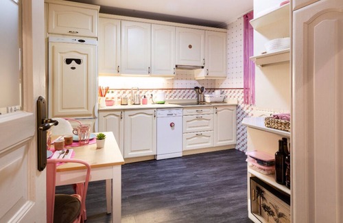 Las Arenas Apartamento | Cerca de la playa y Bilbao apartamento Lolita Pink , 2 habitaciones y 1 baño