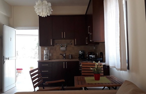 Pervolia Apartamento | Cerca de la playa Apartamento con jardin