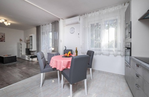 Veruda Apartamento | Near the center of Pula, this lovely and welcoming apartment welcomes you.