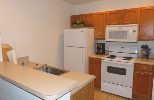 Kissimmee Casa | Near Theme Parks! Gorgeous 3 BR Town Home, Splash Park, Pool, Lake, And More!