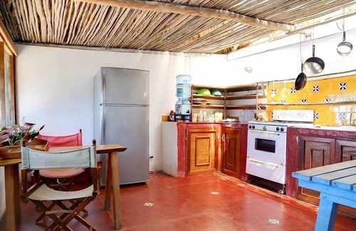San Jose Peten Casa | Cerca de Tikal / Flores, 4B Casa con playa privada en el lago Petén Itzá, para 8 personas