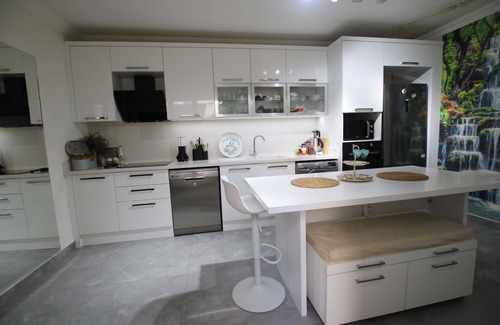 Gaziemir Casa | Near to airport premium romantic big Roof with barbecue jakuzi and sport area