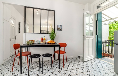 Juvisy-sur-Orge Casa | Near to Paris & Orly Airport. Lovely house, one minute walk Juvisy train station