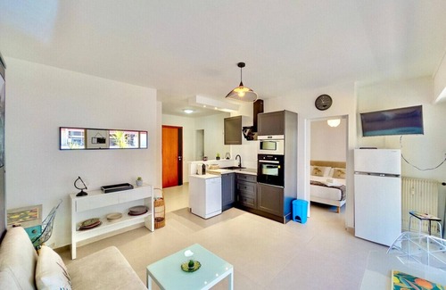 Alpes-Maritimes Apartamento | Near Train Station, Free Parking