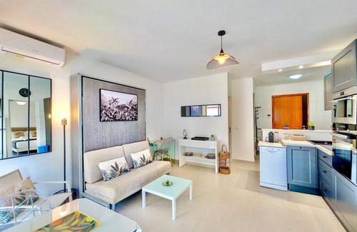 Alpes-Maritimes Apartamento | Near Train Station, Free Parking