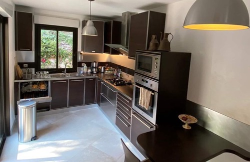 Labaume Casa | Cerca de Uzes, espaciosa casa en el corazón de la zona verde y tranquila