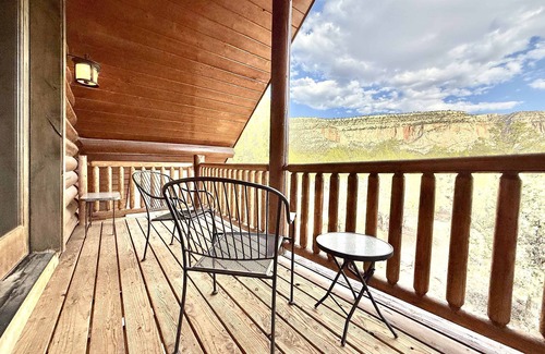 Mammoth Creek Cabina | Close to Zion Panaramic views Pet Friendly!
