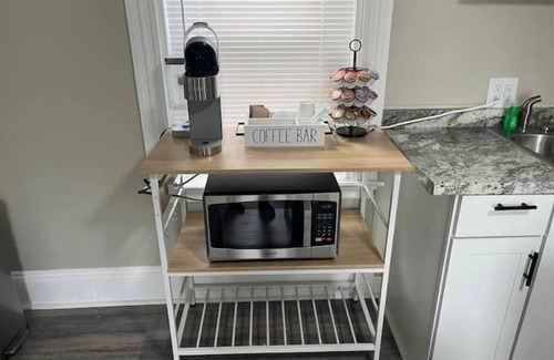 Bangor Apartamento | Nearby Cross Insurance center! Walk to Bangor Concerts!