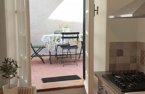 Noli Apartamento | 50 metros del mar con terraza doble ---- cerca del mar en el centro medieval de Nol