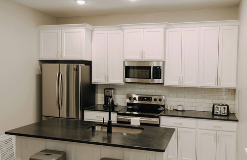 College Hill Casa | Nearby Wichita's Best! In Home W&D + Fenced Yard.