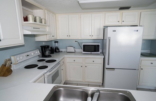 Fort Walton Beach Condominio | Hermoso, cómodo, 2 dormitorios, 2 baños condominio, frente a la playa.