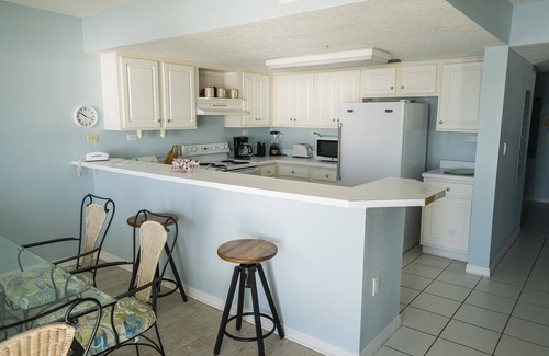 Fort Walton Beach Condominio | Hermoso, cómodo, 2 dormitorios, 2 baños condominio, frente a la playa.