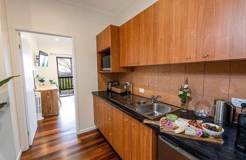 Mudgeeraba Cabaña | Nebesa Nature retreat, Lover's Cockatoo Cabin, fire pit and spa