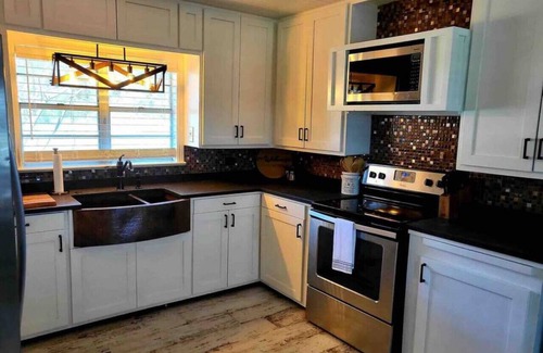 Russellville Cabina | Nebo’s Foot, Hike&Bike Cabin Escape at Mt. Nebo