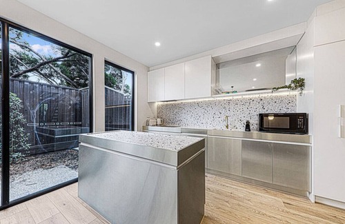 Brighton East Casa | Ned-2B2B-Effortless Bayside Living-Brighton East