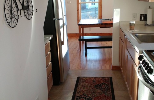 Lake Leelanau Casa | Need a getaway? Charming Lake Leelanau village cottage