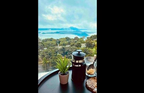 Tagaytay Apartamento | Need Place To Stay Wake Up to Breathtaking Taal Views from Your Window I Tagaytay Getaway