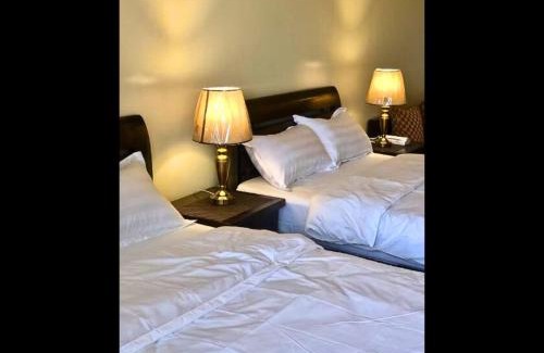 Tagaytay Apartamento | Need Place To Stay Wake Up to Breathtaking Taal Views from Your Window I Tagaytay Getaway