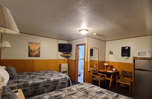 Lincoln Hotel | Habitación de motel limpia y cómoda Lincoln, Montana Rm # 4