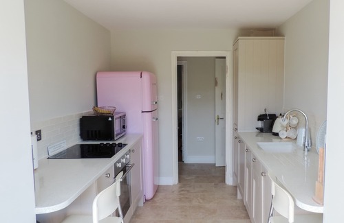 Totland Bay Cabaña | Needles Cottage, TOTLAND